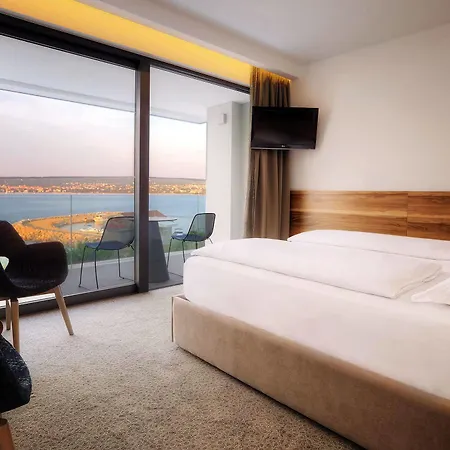 Margaret Hotel 4*
